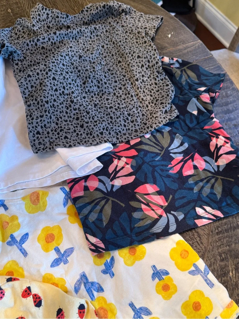 Girls Old Navy t shirt bundle size 4T